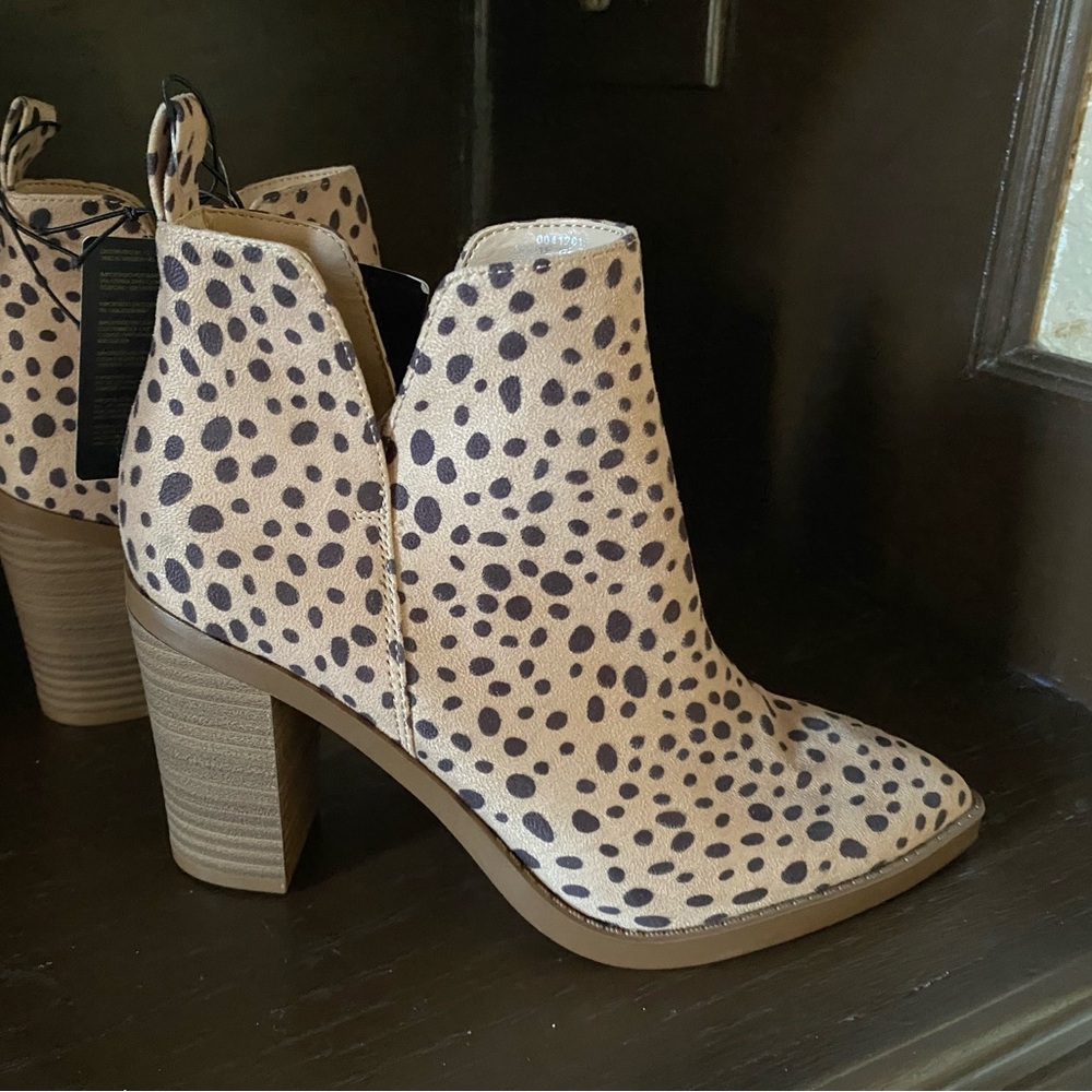 👢NEW! CHEETAH PRINT BOOTIES